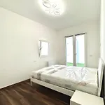 Nanudomus *